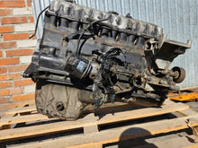 Laden Sie das Bild in den Galerie-Viewer, Motor Jeep Grand Cherokee Zj 4.0 251TKm 1992 Benzin Engine Unkomplett MOT8118750691sl