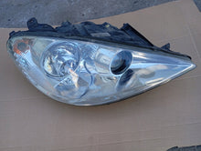 Laden Sie das Bild in den Galerie-Viewer, Frontscheinwerfer Peugeot 807 89006378 1494311080 Xenon Rechts Headlight SCH2384008251iw