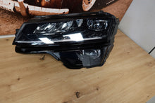Load image into Gallery viewer, Frontscheinwerfer Skoda Karoq 57B941015D LED Ein Stück (Rechts oder Links) SCH3544486692vg