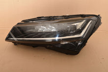 Laden Sie das Bild in den Galerie-Viewer, Frontscheinwerfer Skoda Superb III 11502030000 48602134519 LED Links Headlight SCH6534515168bc