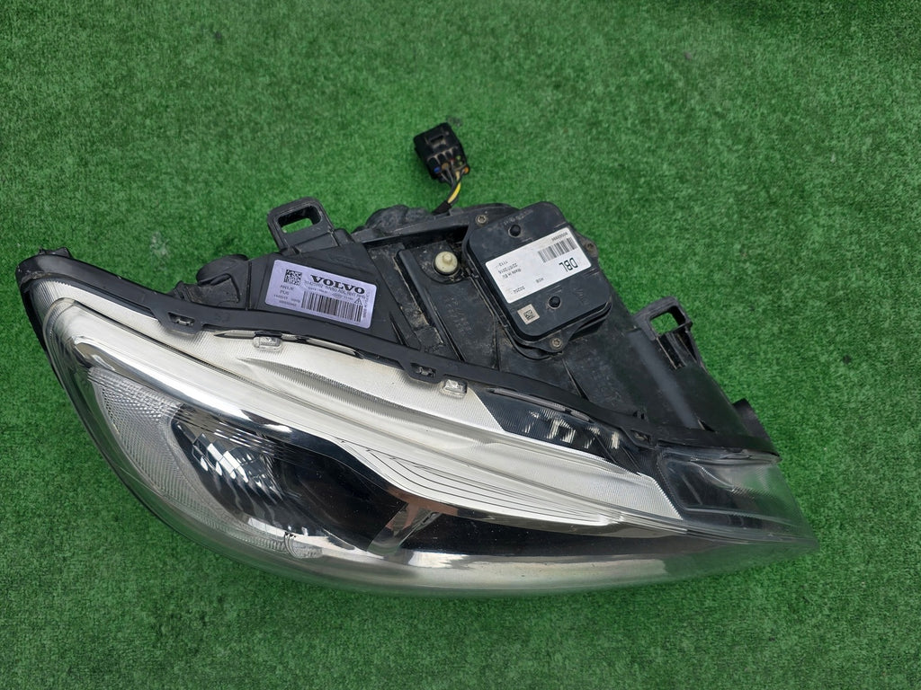 Frontscheinwerfer Volvo S60 V60 31420262 Bi-Xenon Rechts Scheinwerfer Headlight SCH1552251652ma