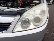 Laden Sie das Bild in den Galerie-Viewer, Frontscheinwerfer Opel Vectra C Links Scheinwerfer Headlight SCH9335421356rs