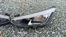 Load image into Gallery viewer, Frontscheinwerfer Ford Focus LED Ein Stück (Rechts oder Links) Headlight