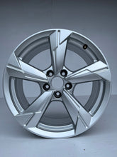 Load image into Gallery viewer, 1x Alufelge 18 Zoll 8.0&quot; 5x112 39ET Glanz Silber 4K0601025 Audi A6 C8 Rim Wheel