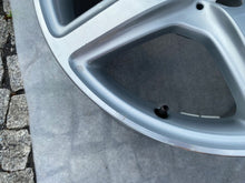 Load image into Gallery viewer, 1x Alufelge 18 Zoll 9.5" 5x112 48ET Glanz Silber A2184011502 Mercedes-Benz Cls FEL7781465463yx