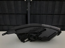 Laden Sie das Bild in den Galerie-Viewer, Frontscheinwerfer Hyundai I30 III 92101-G4510 LED Ein Stück (Rechts oder Links)