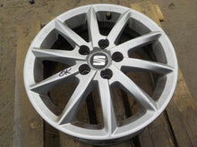 Load image into Gallery viewer, 1x Alufelge 15 Zoll 6.0" 5x100 38ET Glanz Silber 6P0601025E Seat Ibiza Iii FEL1461518560jq