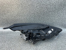 Laden Sie das Bild in den Galerie-Viewer, Frontscheinwerfer Hyundai I30 III 92101-G4100 Links Scheinwerfer Headlight SCH9694797262ip