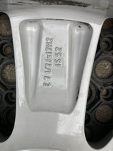 Laden Sie das Bild in den Galerie-Viewer, 1x Alufelge 17 Zoll 7.5&quot; 5x112 Mini Countryman F60 Rim Wheel