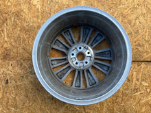 Laden Sie das Bild in den Galerie-Viewer, 1x Alufelge 19 Zoll 8.0" 5x112 45ET 5LA601025 Skoda Rim Wheel FEL9862810997gy