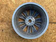 Laden Sie das Bild in den Galerie-Viewer, 1x Alufelge 19 Zoll 8.0" 5x112 45ET 5LA601025 Skoda Rim Wheel FEL9862810997gy