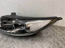 Load image into Gallery viewer, Frontscheinwerfer Kia Sportage 921013U250 Links Scheinwerfer Headlight SCH7069950215ip