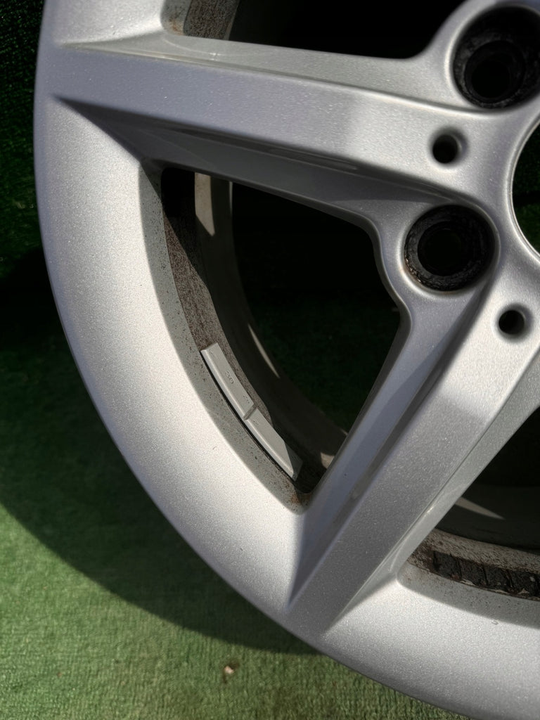 1x Alufelge 16 Zoll 7.0" 5x120 40ET Glanz Silber 6866302 BMW 1 F21 E87 F20 FEL7694676185an