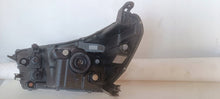 Laden Sie das Bild in den Galerie-Viewer, Frontscheinwerfer Toyota Hilux VIII Rechts Scheinwerfer Headlight SCH4263361045oi
