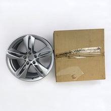 Load image into Gallery viewer, 1x Alufelge 18 Zoll 7.0&quot; 5x112 43ET 8U0601025 Audi Q3 Rim Wheel