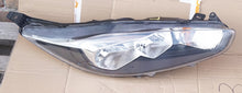 Laden Sie das Bild in den Galerie-Viewer, Frontscheinwerfer Ford Fiesta I C1BB-13W029-AJ Rechts Scheinwerfer Headlight SCH4160607767oc