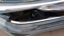Laden Sie das Bild in den Galerie-Viewer, Frontscheinwerfer Toyota Corolla 81110-02L70 Full LED Rechts Headlight SCH6629002042fy