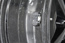 Load image into Gallery viewer, 1x Alufelge 18 Zoll 8.0" 5x120 52ET Glanz Schwarz 8074186 BMW 1 Rim Wheel FEL6587456762ff