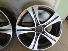 Laden Sie das Bild in den Galerie-Viewer, 1x Alufelge 17 Zoll 7.5&quot; 5x112 40ET Glanz Silber A2134011200 Mercedes-Benz W213