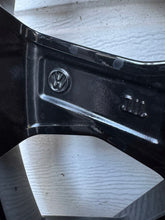 Load image into Gallery viewer, 1x Alufelge 17 Zoll 6.0" 5x112 50ET Glanz Schwarz 2K5601025F VW Golf I Caddy FEL8839380342pm