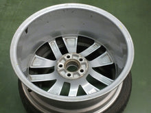 Load image into Gallery viewer, 1x Alufelge 17 Zoll 7.0" 5x100 46ET Glanz Silber 6V0601025C Skoda Rim Wheel FEL1329630955pg
