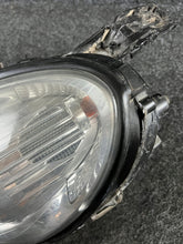 Laden Sie das Bild in den Galerie-Viewer, Frontscheinwerfer Mercedes-Benz W251 Bi-Xenon Links Scheinwerfer Headlight SCH4141243803nh