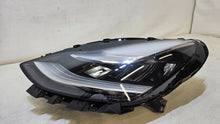 Laden Sie das Bild in den Galerie-Viewer, Frontscheinwerfer Tesla Model 3 1077375-00-C Links Scheinwerfer Headlight