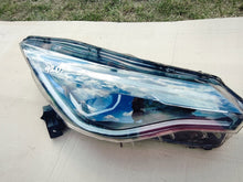 Laden Sie das Bild in den Galerie-Viewer, Frontscheinwerfer Renault Zoe 260102384R Rechts Scheinwerfer Headlight SCH5420713236oi