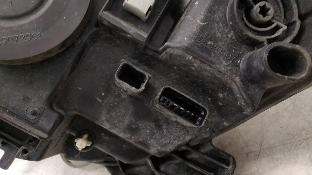 Frontscheinwerfer Renault Laguna II Grandtour I 260100038R Rechts Headlight SCH6445623318xi