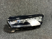 Load image into Gallery viewer, Frontscheinwerfer Skoda Octavia IV 5E4941015 Full LED Links Headlight SCH4577321016wq