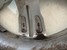 Load image into Gallery viewer, 1x Alufelge 19 Zoll 10.0" 5x120 37ET Glanz 7846787 BMW Rim Wheel FEL9260073269rm