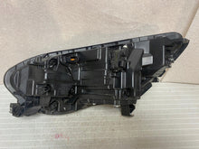 Laden Sie das Bild in den Galerie-Viewer, Frontscheinwerfer Renault Scenic 260100821R LED Rechts Scheinwerfer Headlight SCH6798464839ji