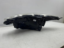 Laden Sie das Bild in den Galerie-Viewer, Frontscheinwerfer Toyota Ractis Rechts Scheinwerfer Headlight SCH8776655912kt
