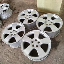 Load image into Gallery viewer, 1x Alufelge 16 Zoll 6.5&quot; 5x100 42ET Silber 8L0601025K Audi Rim Wheel