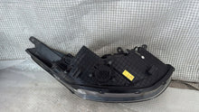 Laden Sie das Bild in den Galerie-Viewer, Frontscheinwerfer Hyundai I30 HYUI3012 Links Scheinwerfer Headlight SCH5072131769fs