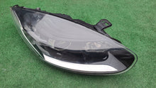 Laden Sie das Bild in den Galerie-Viewer, Frontscheinwerfer Renault Megane III 260106128R Rechts Scheinwerfer Headlight SCH9077481728mw