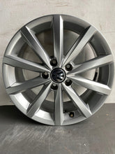 Laden Sie das Bild in den Galerie-Viewer, 1x Alufelge 17 Zoll 7.0" 5x112 5K7601025B VW Golf Vi Rim Wheel FEL2211327240bo