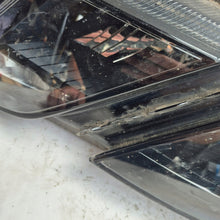 Load image into Gallery viewer, Frontscheinwerfer Skoda Octavia III 5E1941015C Ein Stück (Rechts oder Links) SCH9321514482gi