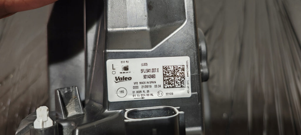 Frontscheinwerfer Seat 5FJ941007E 90143460 Full LED Links Scheinwerfer Headlight