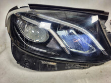Laden Sie das Bild in den Galerie-Viewer, Frontscheinwerfer Mercedes-Benz W213 A2139063904 A2139064004 LED Ein Satz SCH1660750111xv