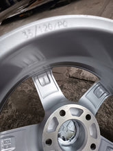 Load image into Gallery viewer, 1x Alufelge 16 Zoll 7.0" 5x120 35ET Glanz Silber Rim Wheel FEL3747434063jt