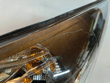 Load image into Gallery viewer, Frontscheinwerfer Opel Vivaro Trafic 260605173R Links Scheinwerfer Headlight