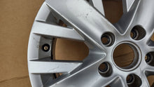 Laden Sie das Bild in den Galerie-Viewer, 1x Alufelge 16 Zoll 6.5" 5x112 50ET 5K0601025AL VW Golf V Rim Wheel FEL1723398200ub
