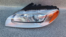 Load image into Gallery viewer, Frontscheinwerfer Volvo Xc70 31353320 Xenon Links Scheinwerfer Headlight