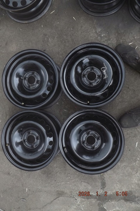 4x Alufelge 15 Zoll 6.0" 4x100 50ET Schwarz Dacia Sandero I Z Logan Rim Wheel FEL8381971517ur
