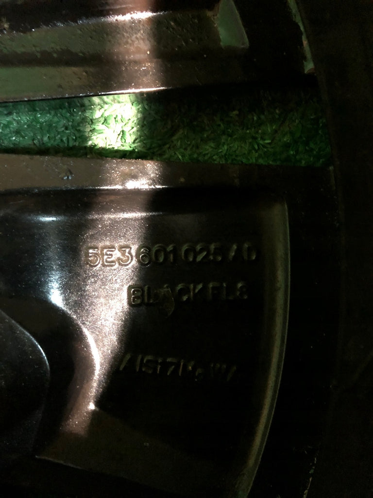 1x Alufelge 18 Zoll 7.5" 5x112 48ET Glanz Schwarz 5E3601025AD Mg Octavia 5e3 Iv