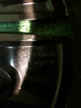 Laden Sie das Bild in den Galerie-Viewer, 1x Alufelge 18 Zoll 7.5&quot; 5x112 48ET Glanz Schwarz 5E3601025AD Mg Octavia 5e3 Iv