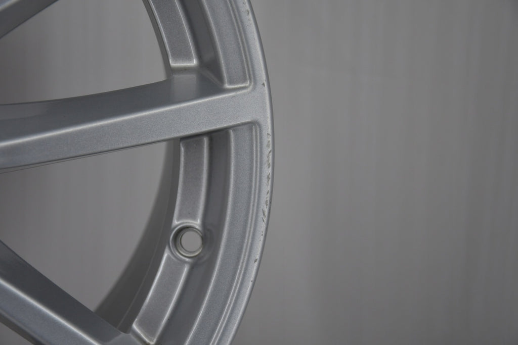 1x Alufelge 17 Zoll 7.5" 5x112 30ET Glanz Silber 6883520 BMW 1 Rim Wheel FEL2019888222oo