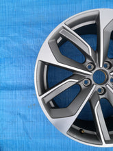 Laden Sie das Bild in den Galerie-Viewer, 1x Alufelge 19 Zoll 8.0" 5x112 45ET 81A601025AC Audi Q2 Rim Wheel FEL7371555452uo