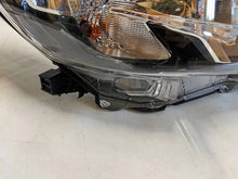 Load image into Gallery viewer, Frontscheinwerfer Toyota Hilux VIII Rechts Scheinwerfer Headlight SCH5834138430ya